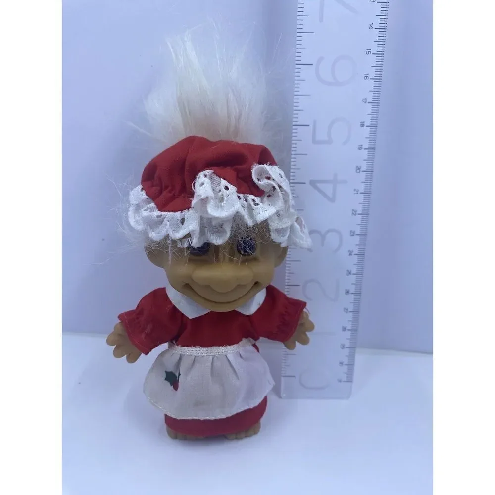 CHRISTMAS TROLL GRANDMA / MRS CLAUS - 5